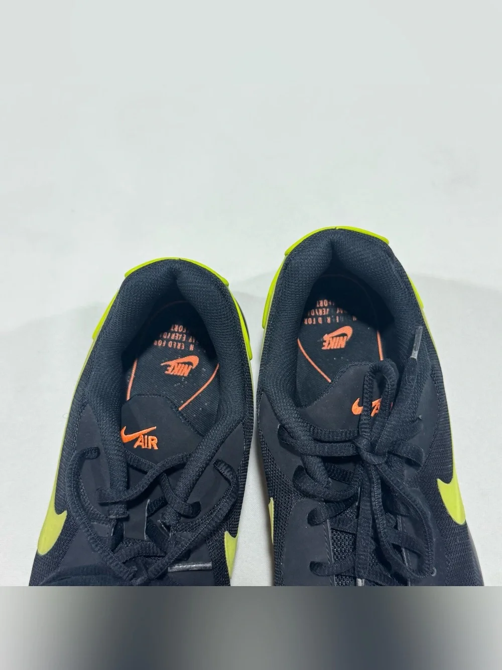 Nike Air Max Oketo GS Size 8.5 Black Volt Athletic‎ Running Sneaker AR7419-004